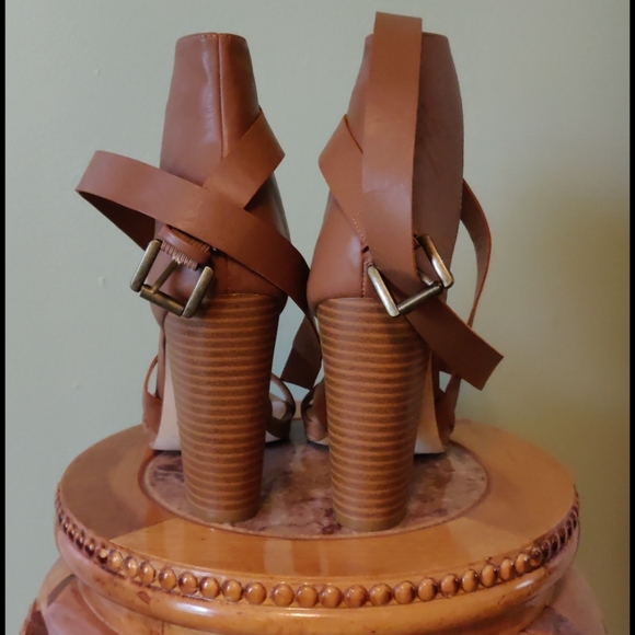 ShoeDazzle Kareana Sandal - Picture 5 of 5